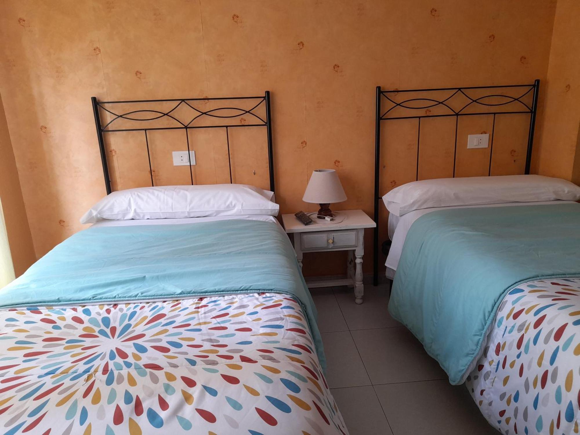 Hostal Quiper Quiroga Екстер'єр фото