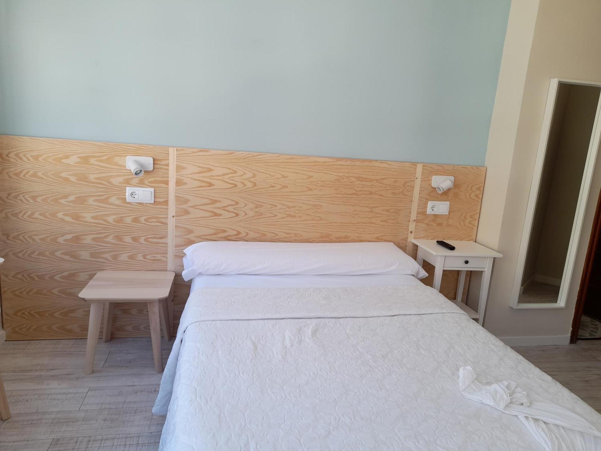 Hostal Quiper Quiroga Екстер'єр фото